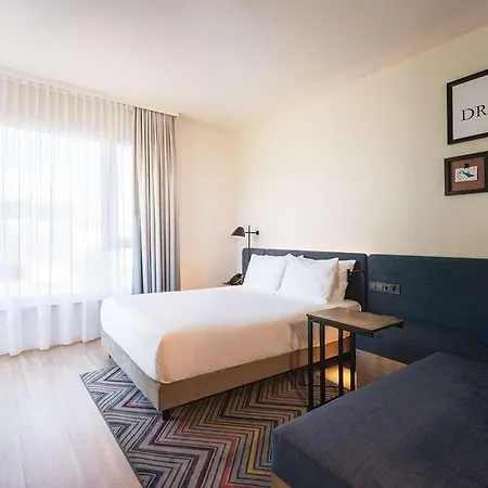 Hampton By Hilton Hotell