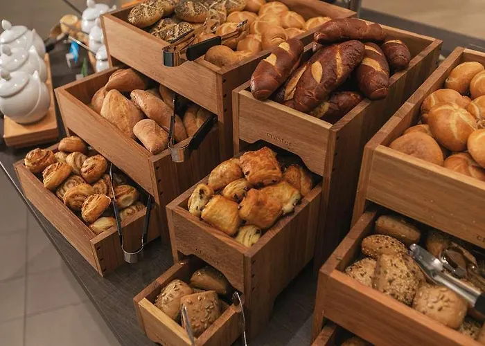 Hampton By Hilton Hotel *